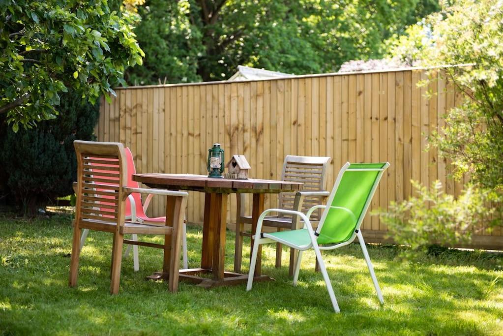 Walnut Flats-F2, 3-Bedroom With Garden & Patio - Ac, Parking, Netflix, Wifi - Close To Oxford, Bicester & Blenheim Palace エクステリア 写真